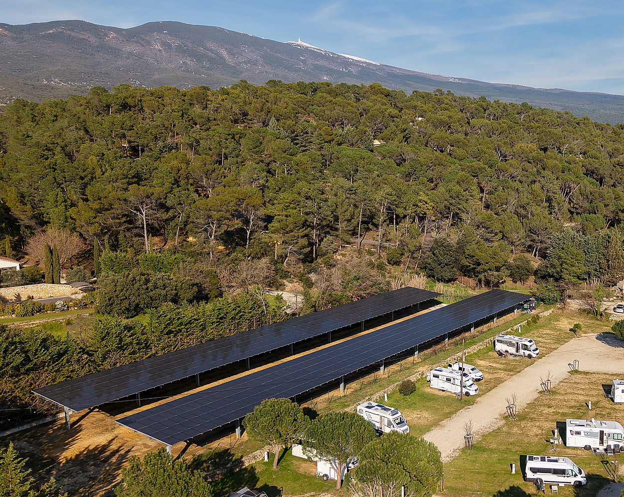 Ombrières du camping de Bédoin - vue aérienne